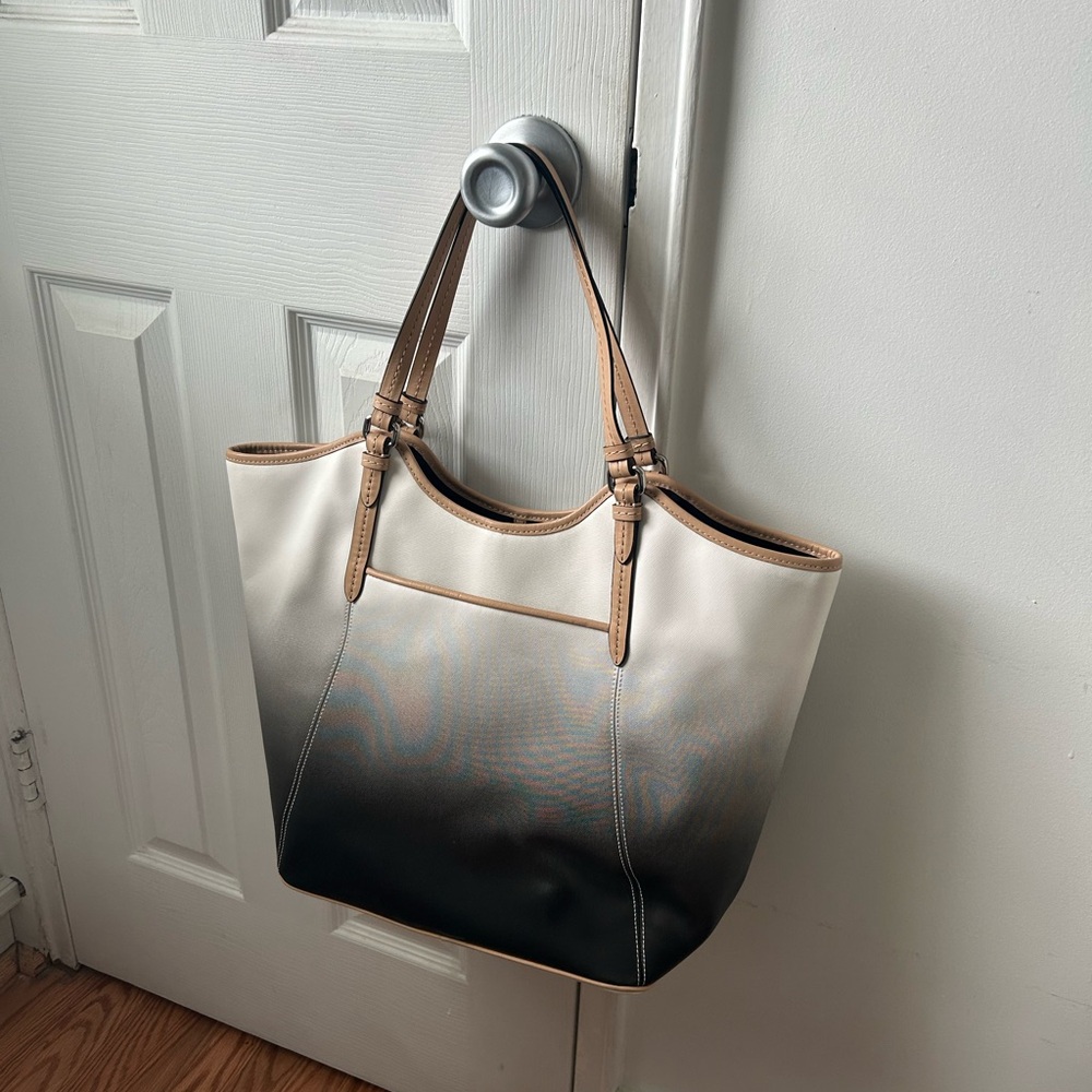 ⭐️ LIKE NEW Elegant Ombre COACH Medium Size Tote Bag ⭐️